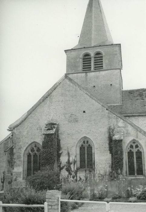 Eglise Saint-Hippolyte : Pignon nord, vue générale