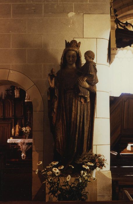 statue : Vierge à l’Enfant