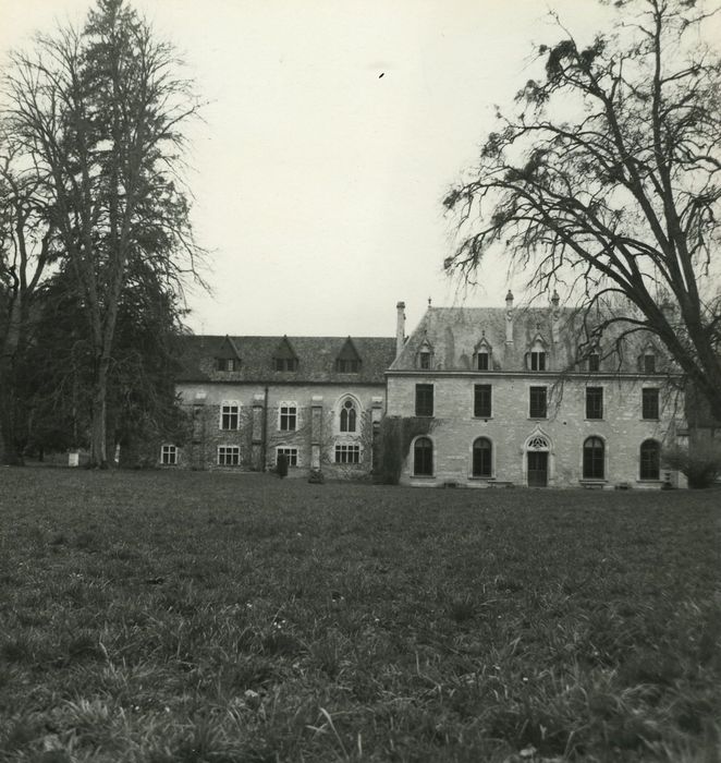 Ancienne Abbaye cistercienne de la Bussière : Bâtiments conventuels, aile orientale, ensemble est, vue générale