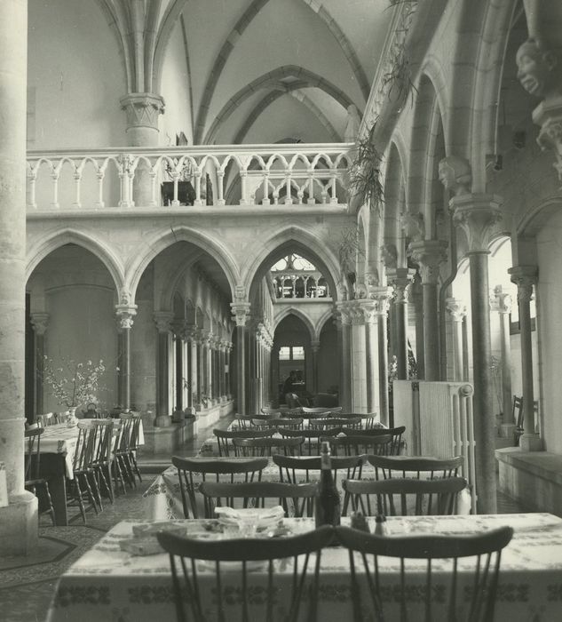 Ancienne Abbaye cistercienne de la Bussière : Ancien réfectoire, vue générale