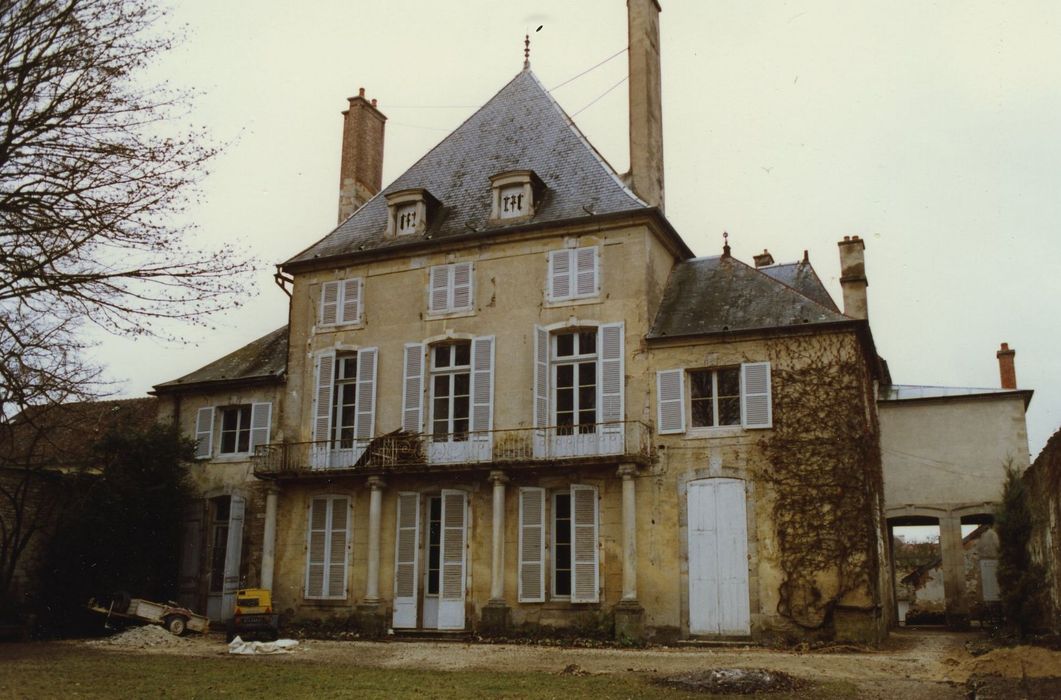 Hôtel de Clermont-Tonnerre (ancienne chapelle des Ursulines) : Façade est, vue générale