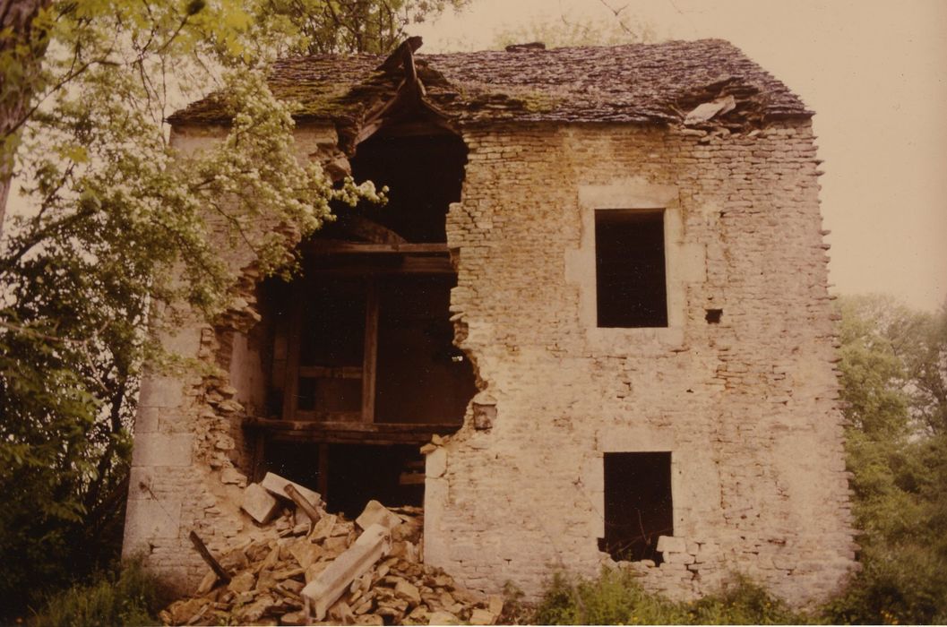 Huilerie (ancienne) : Façade est, vue générale