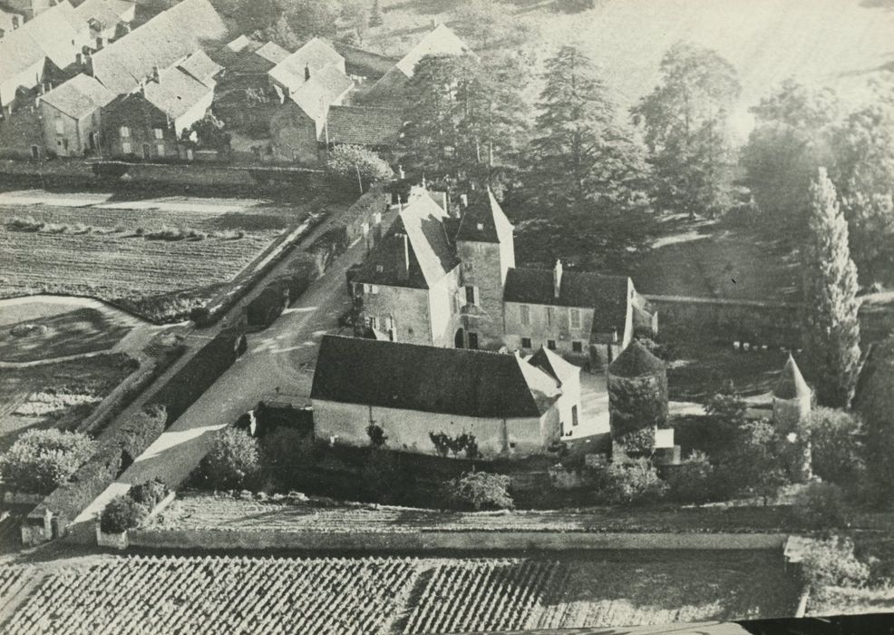 Château : Vue aérienne de l’ensemble des bâtiments