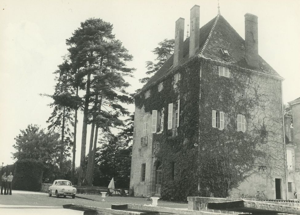 Château : Façades nord et est, vue générale