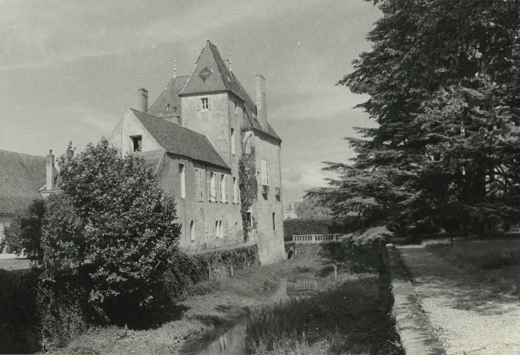 Château : Façade sud, vue générale