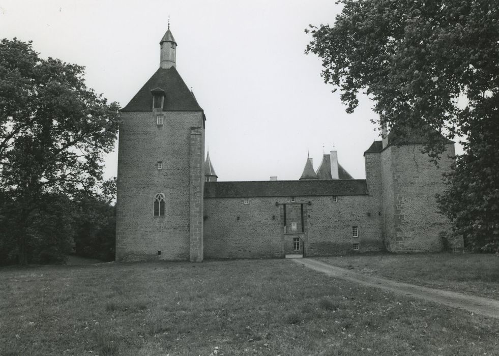 Château du Roussay : Ensemble est, vue générale