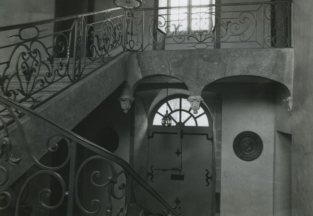 Château du Roussay : Escalier d’honneur, vue partielle