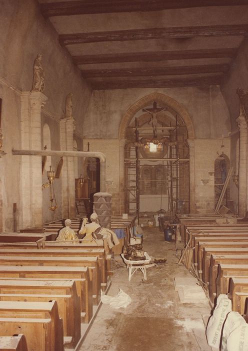 Eglise Saint-Pierre : Nef, vue générale