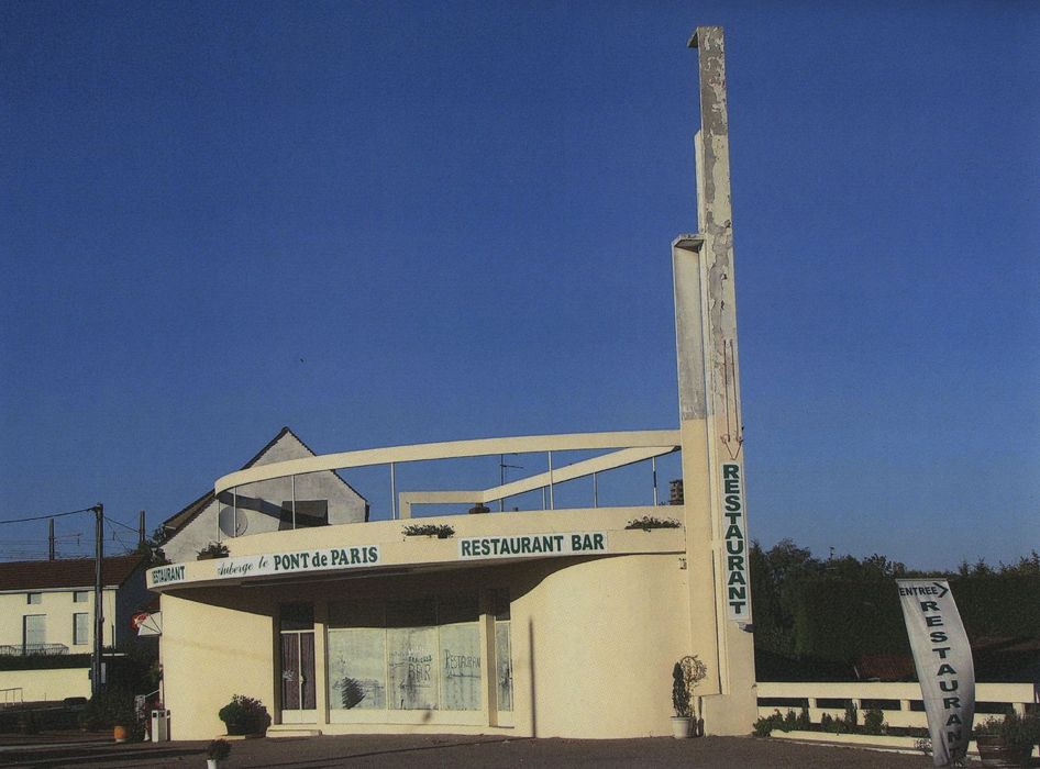 Ancienne station service du Pont de Paris : Vue générale de la façade