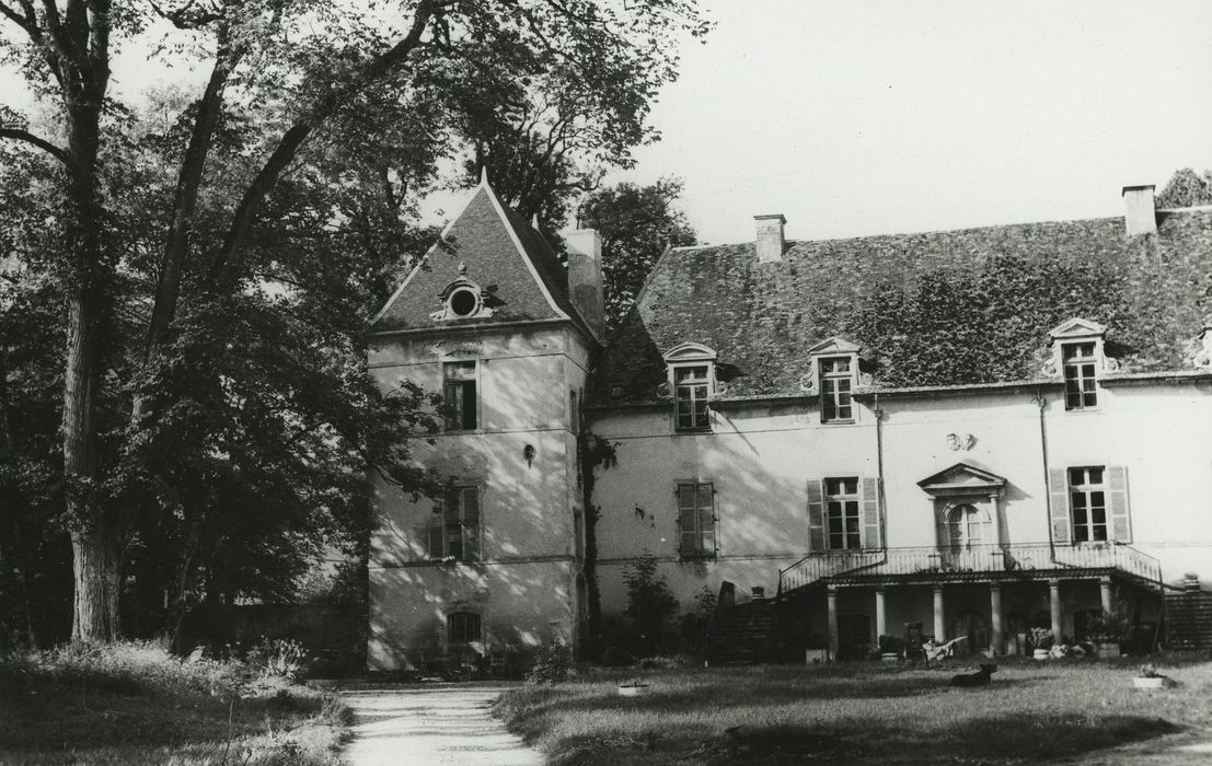 Château : Façade sud, vue partielle