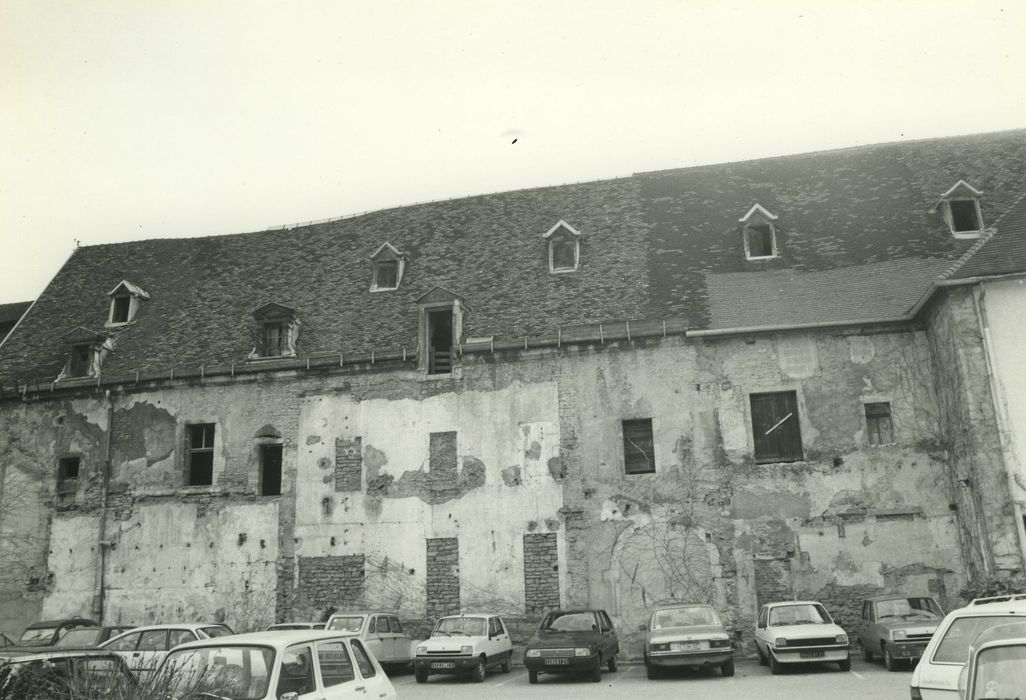 Corps central, façade postérieure