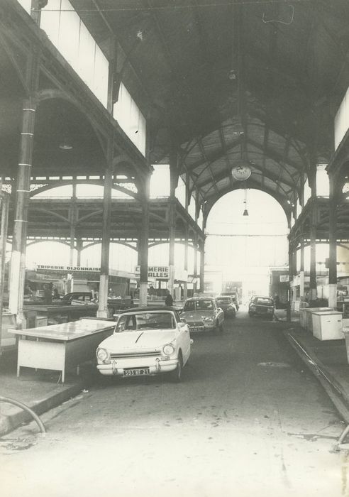 Halles du marché : Allée transversale, vue générale