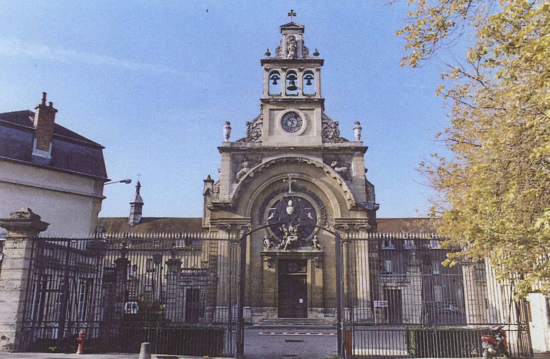 Hôpital général, ancien hospice du Saint-Esprit : Façade de la chapelle, vue générale