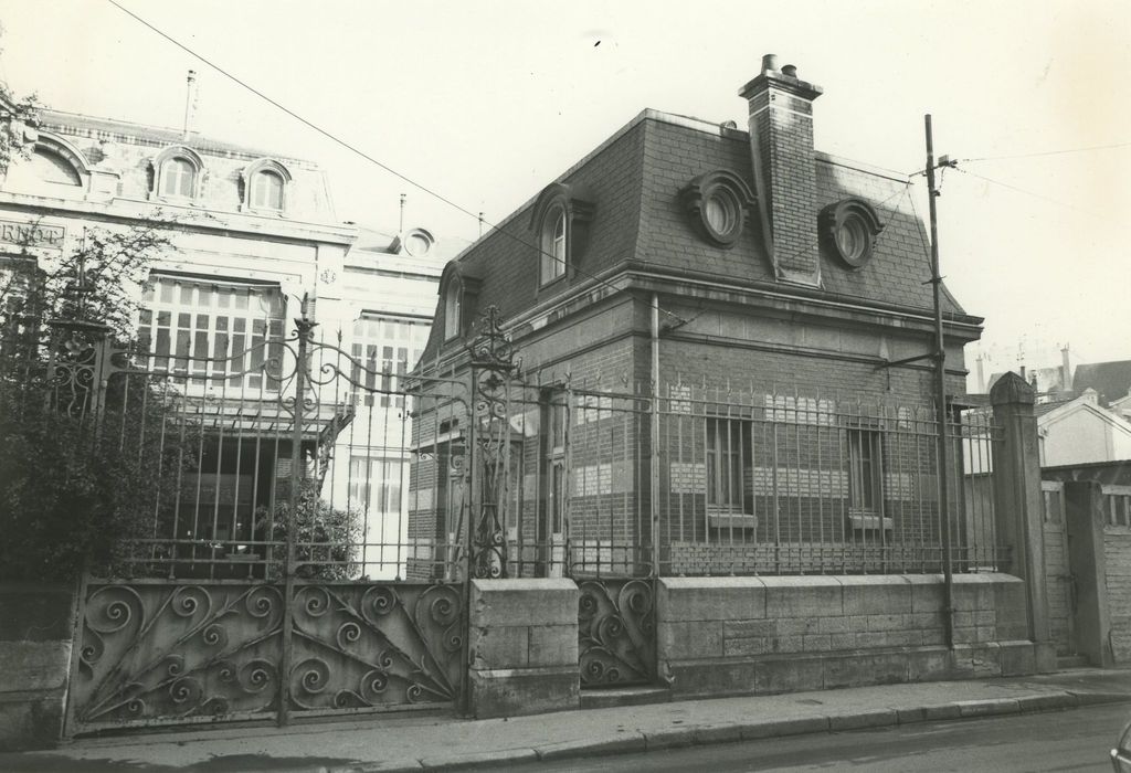 Usine de biscuits Pernot (ancienne) : Pavillon du gardien, vue générale