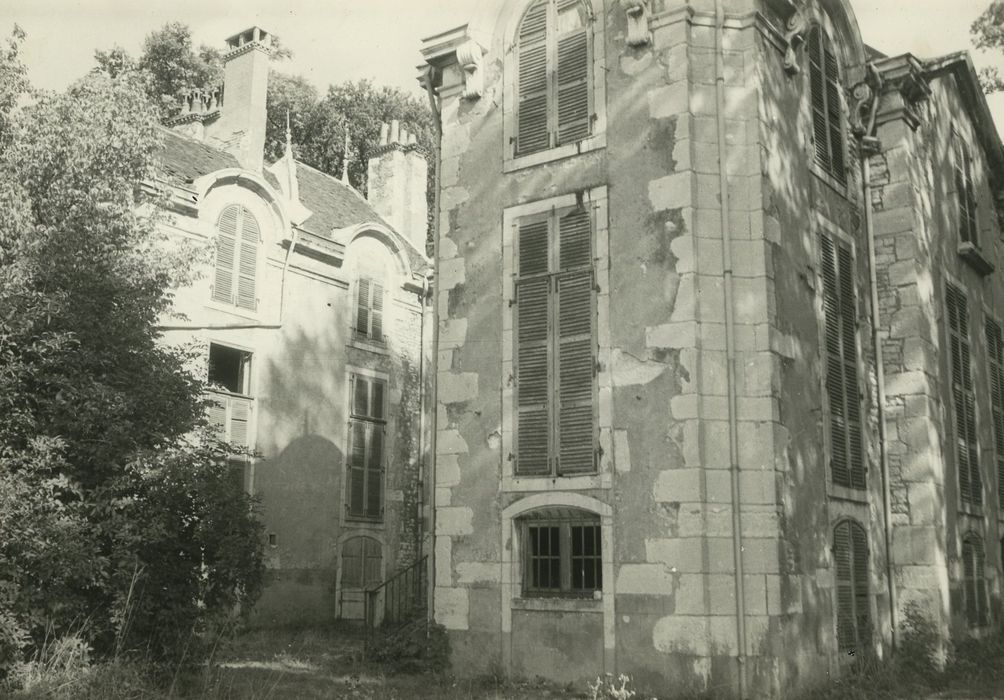 Castel situé dans le lycée technique du Castel : Façade ouest, vue partielle