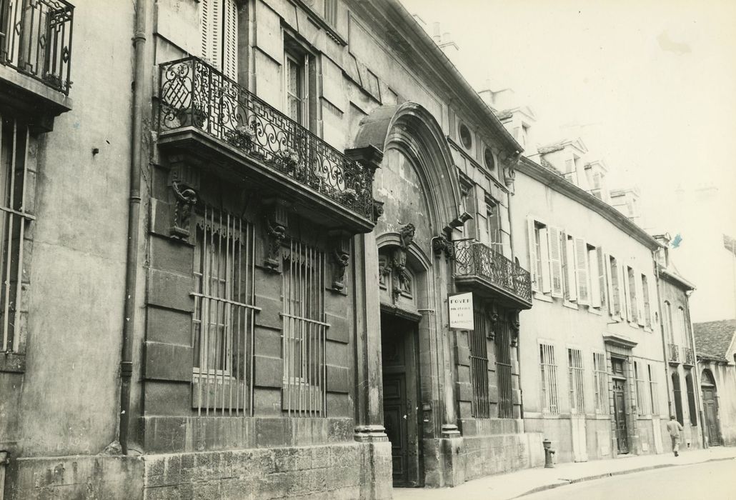 Hôtel Berbisey : Façade sur rue, vue générale