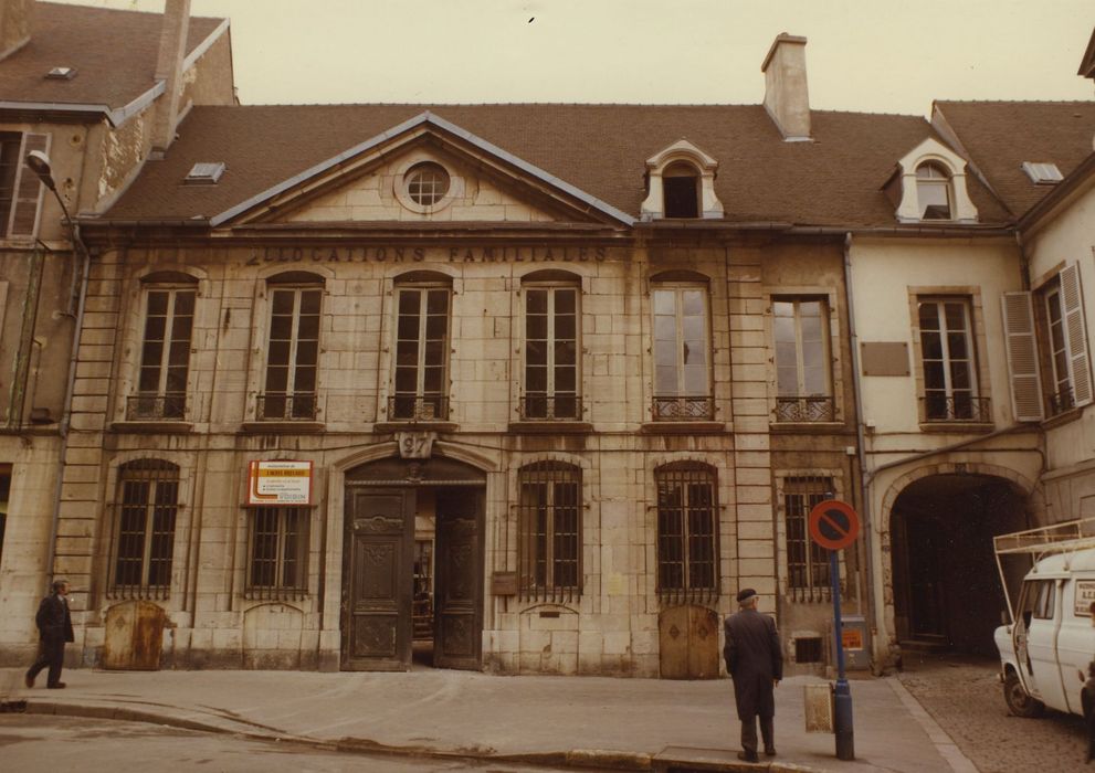 Hôtel Brûlart : Façade sur rue, vue générale