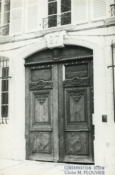 Hôtel Brûlart : Portail d’accès sur rue, vue générale