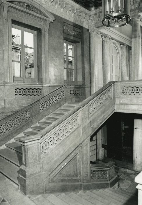 Hôtel Chartraire de Montigny : Escalier d’honneur, vue générale