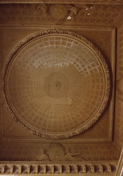 Hôtel Chartraire de Montigny : Escalier d’honneur, vue générale du plafond