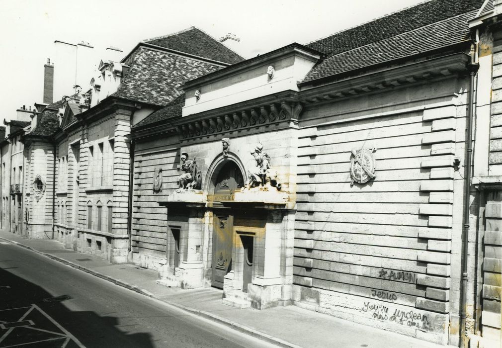 Hôtel du Commandant militaire : Façade sur rue, vue générale