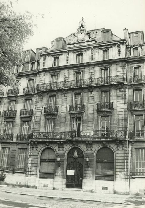 Hôtel de la Cloche : Façade ouest, vue partielle