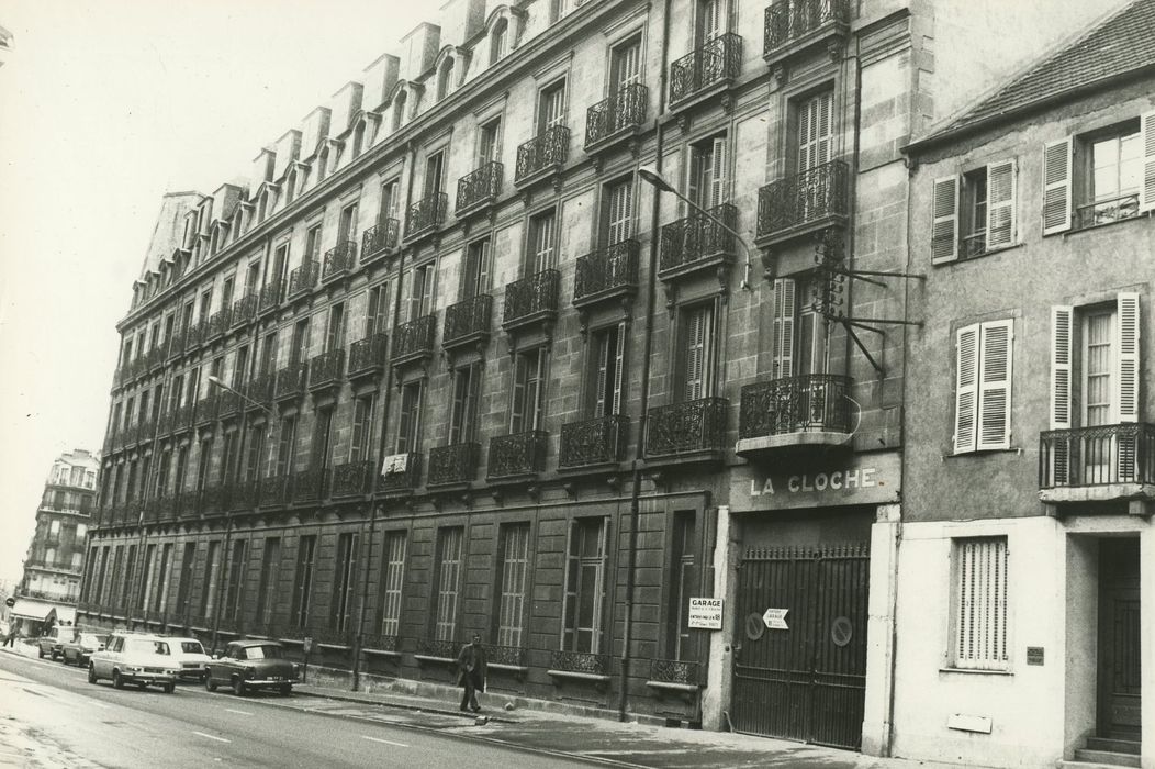 Hôtel de la Cloche : Façade est, vue générale