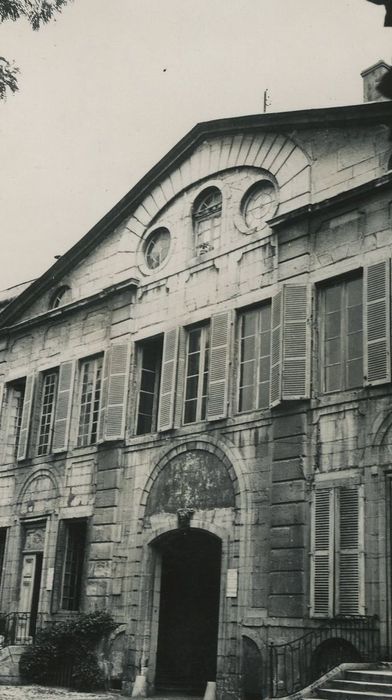 Hôtel de Sassenay : Façade sur cour, vue partielle