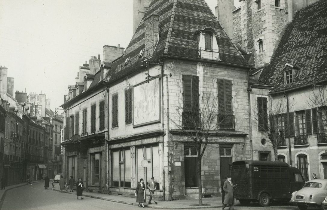 Hôtel de Thianges (ancien) : Façade sur rue, vue générale