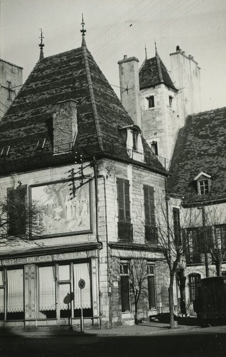 Hôtel de Thianges (ancien) : Façade sur rue, vue générale