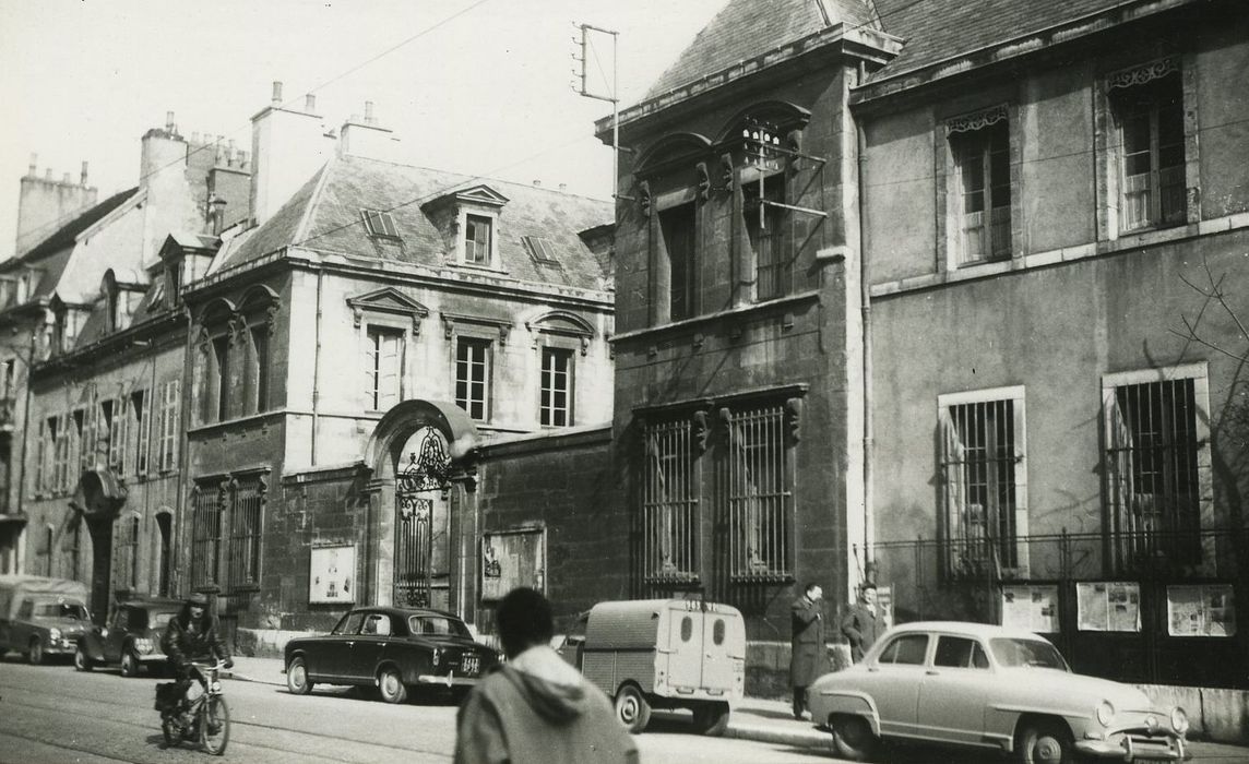 Hôtel des Barres (ancien) : Façade sur rue du n°43, vue générale