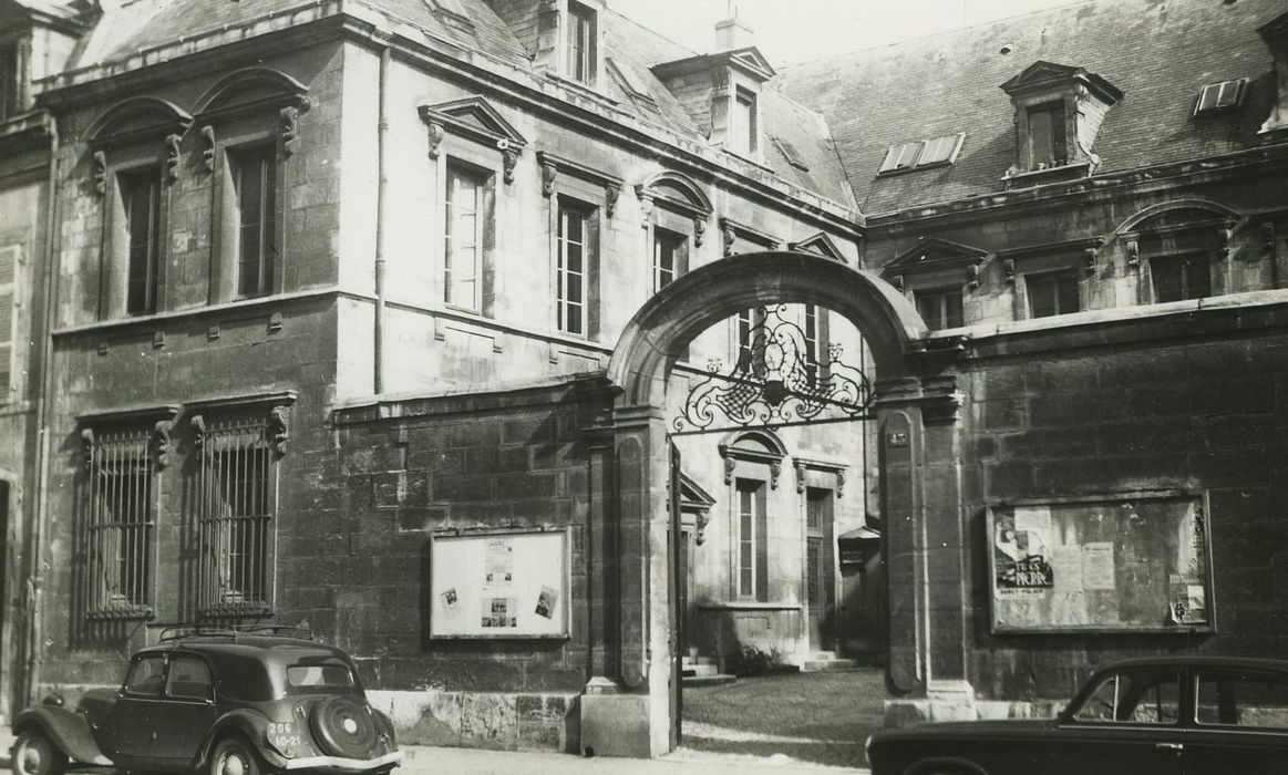 Hôtel des Barres (ancien) : Façade sur rue du n°43, vue générale