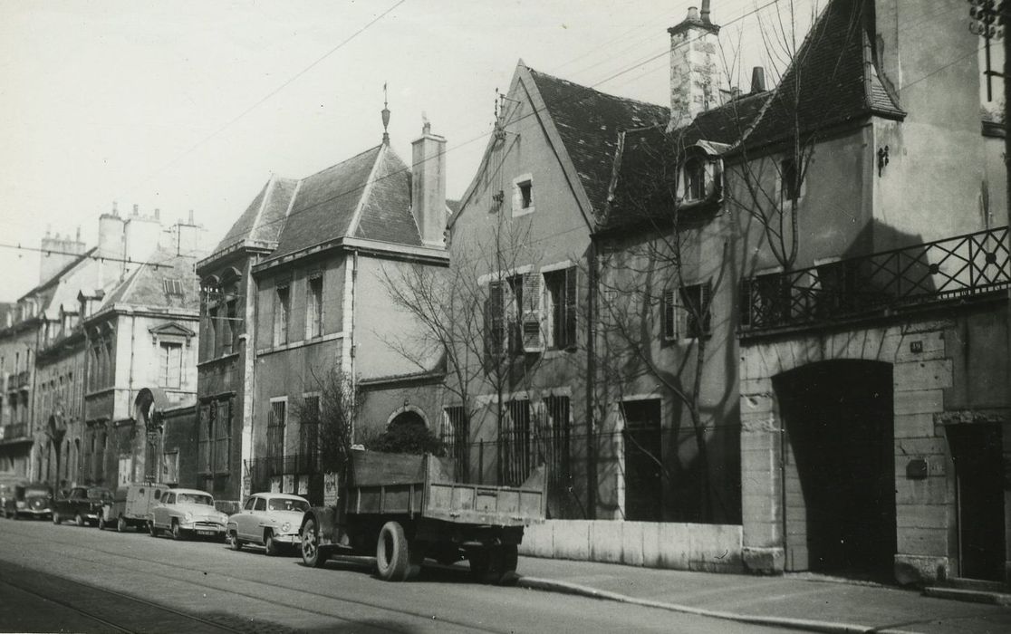 Hôtel des Barres (ancien) : Façades sur rue des n°45 et 47, vue générale