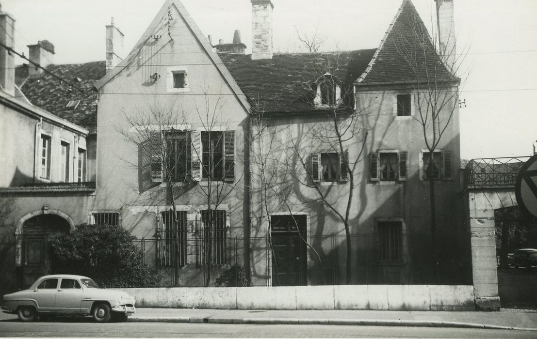 Hôtel des Barres (ancien) : Façade sur rue du n°47, vue générale