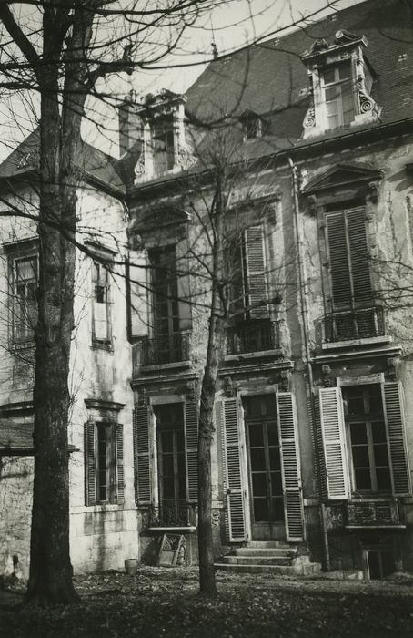 Hôtel du Président Bouhier : Façade sur jardin, vue partielle