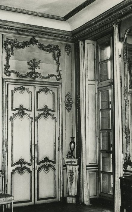 Hôtel du Président Bouhier : Grand salon, lambris de revêtement, vue partielle