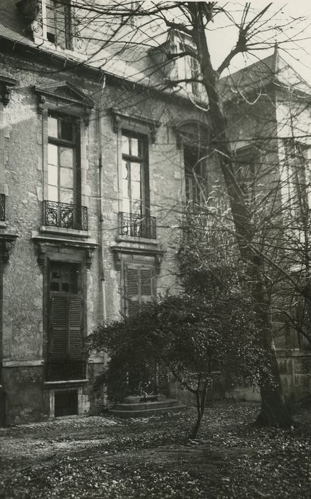 Hôtel du Président Bouhier : Façade sur jardin, vue partielle