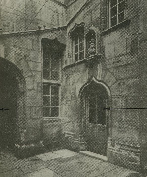 Hôtel Godran : Cour intérieure, vue partielle