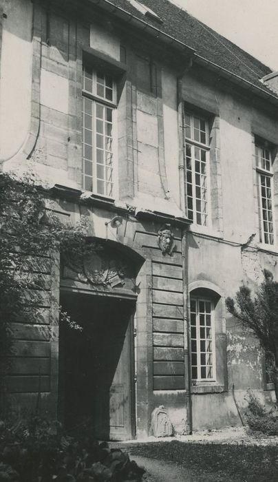 Hôtel Nicolas Rolin : Façade sur jardin, vue partielle