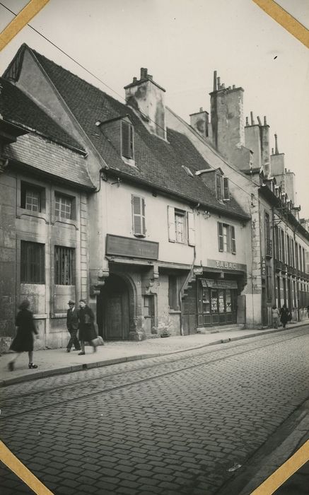 Maison à pans de bois : Façade sur rue, vue générale