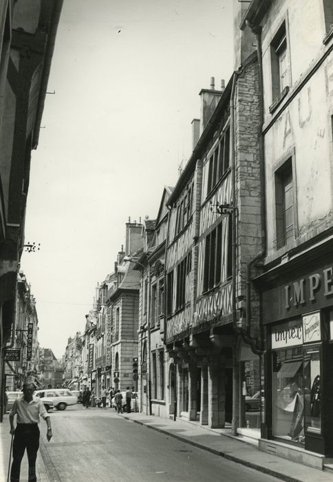 Maison : Façade sur rue, vue générale