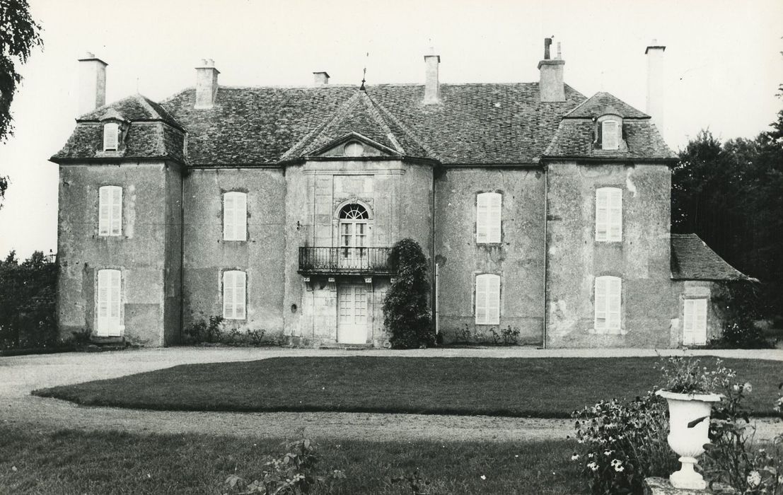 Château de Villars : Façade sud, vue générale