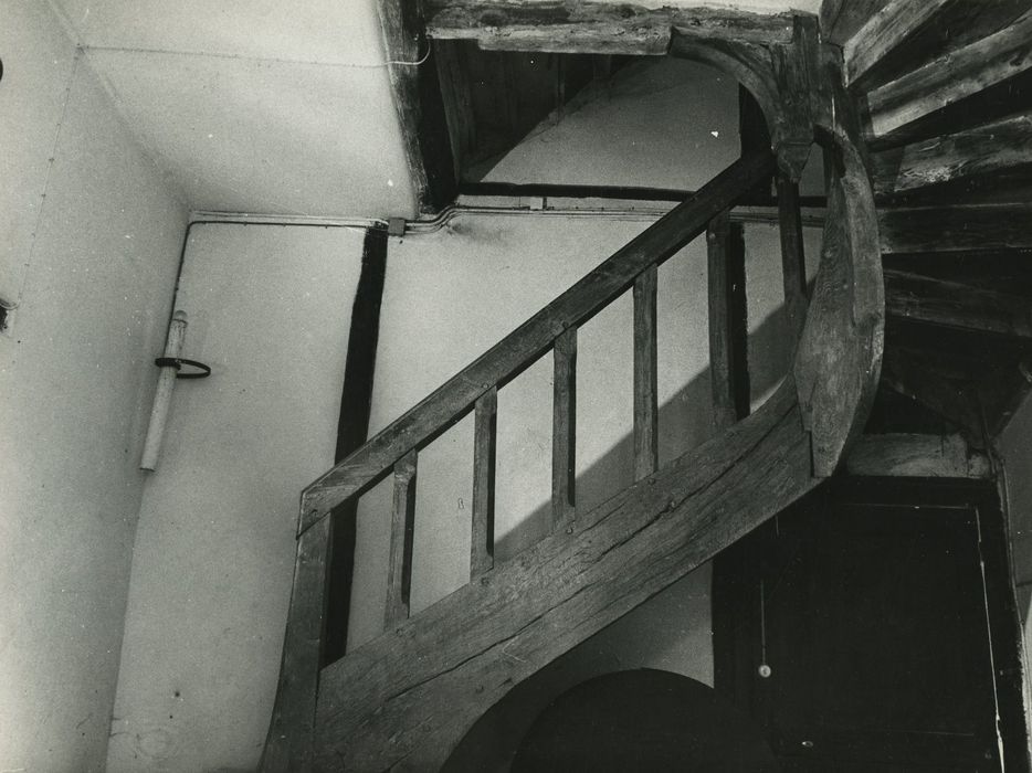 Château de Villars : Escalier secondaire, vue partielle