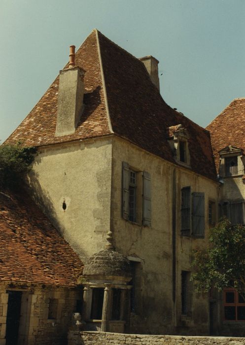 Château d'Eguilly : Corps de logis, pavillon ouest, vue générale