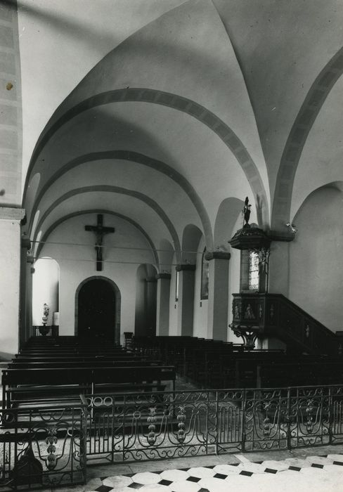 Eglise Saint-Léger : Nef, vue générale