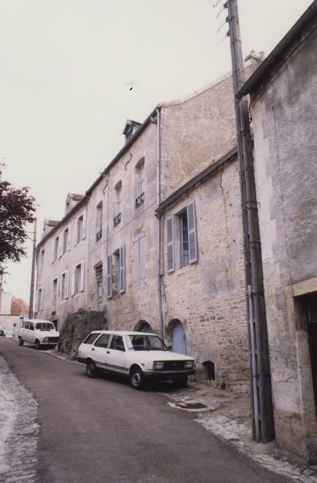 Maison : Façade sur rue, vue générale