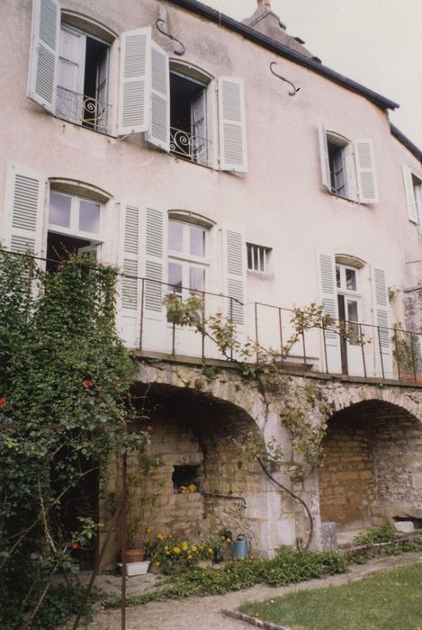 Maison : Façade sur jardin, vue générale