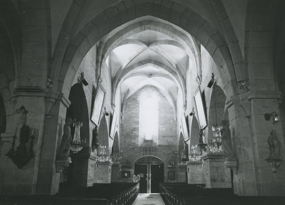 Eglise Saint-Jean-Baptiste : Nef, vue générale