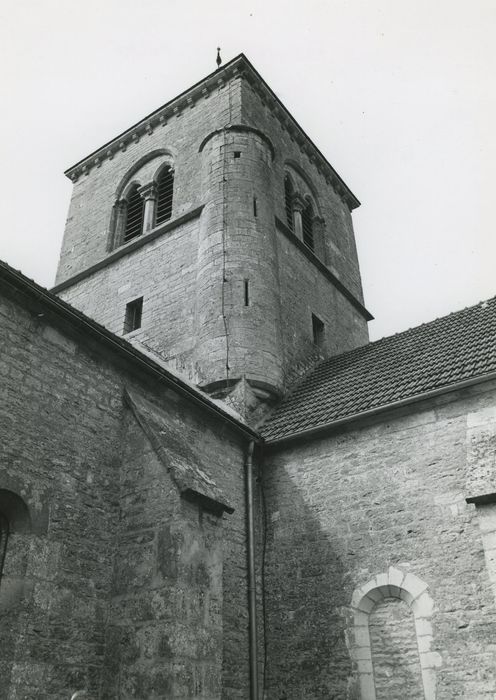 Eglise Saint-Jean-Baptiste : Clocher, élévations nord et est, vue générale