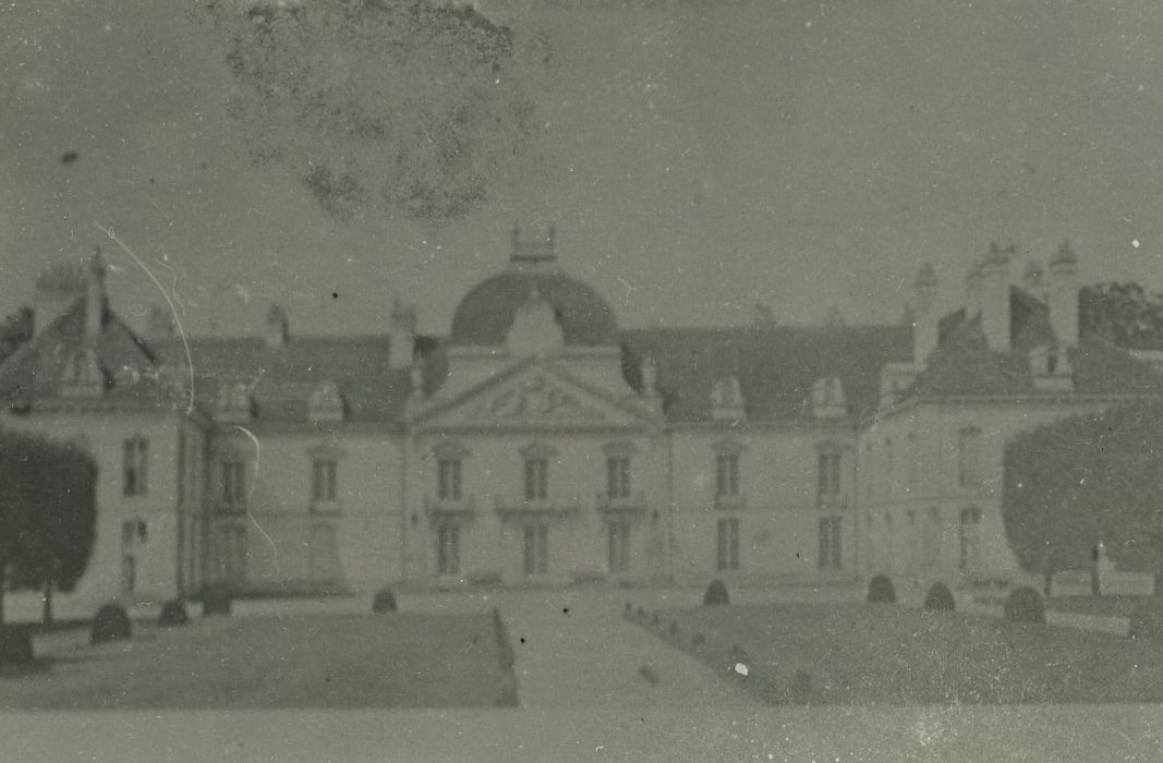 Château : Façade est, vue générale